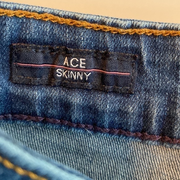 Vigoss ACE SKINNY button fly skinny jeans. High rise 26 x 28 - Picture 4 of 12